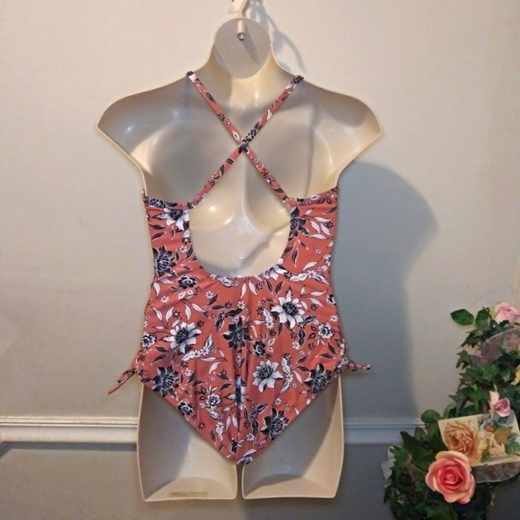 Kona Sol Black & White Floral Print Mauve Medium Coverage One-Piece Swimsuit - Picture 8 of 15